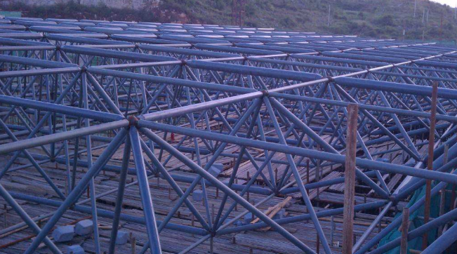 鹰潭概述网架加工中对钢材的质量的过细恳求